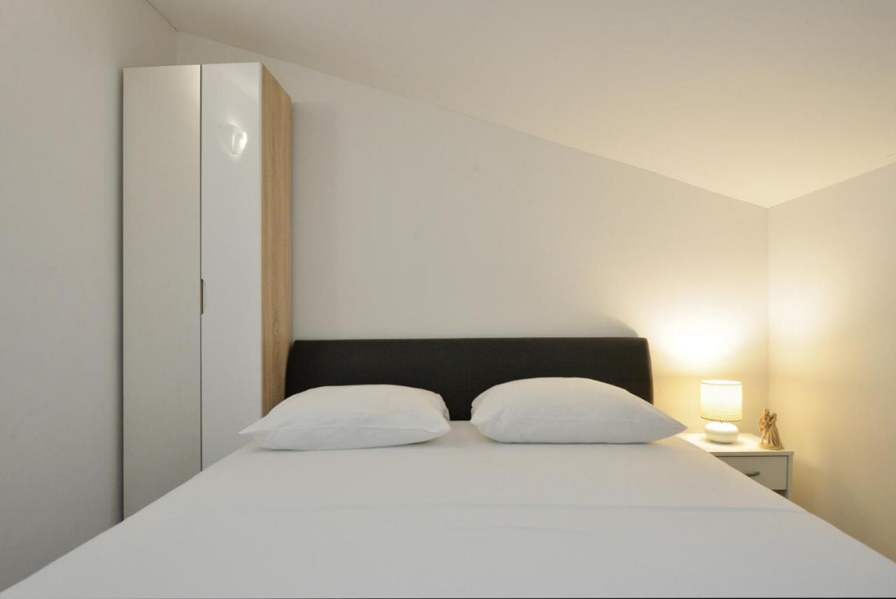 Apartmani Vedrana, Murter Exteriér fotografie